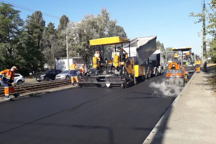 Укладання нового асфальту